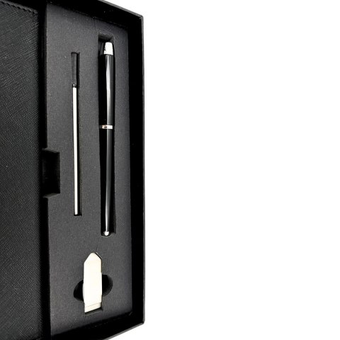 Zestaw Operacyjny: Skórzany Notes A5, Długopis i Pendrive 16GB – Czerń i Złoto