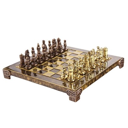 Szachy Metalowe z Mosiężną Szachownicą w Drewnianej Skrzyni – 20 x 20 cm