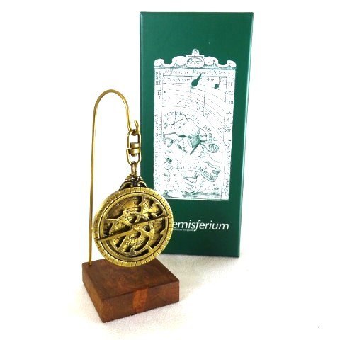 Miniaturowe Astrolabium na Drewnianej Podstawie – Szerokość Geograficzna 41° – Wys. 13 cm