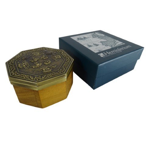 Ośmiokątny Kompas Magnetyczny z Systemem Cardana – Drewno i Mosiądz – 10,5 cm