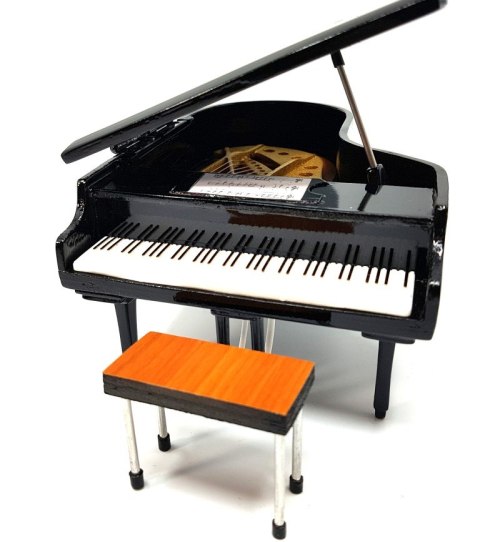 Miniaturowy Fortepian z Drewna Balsy – Skala 1:10 – Szer. 16 cm