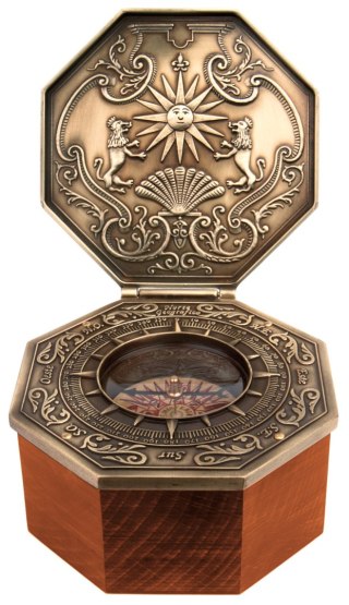 Kompas Magnetyczny z Systemem Cardana w Drewnianej Obudowie – Średnica 10 cm