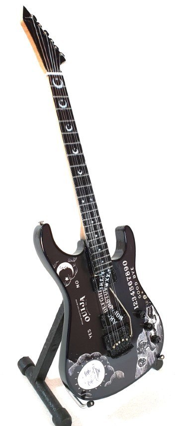 Miniaturowa Gitara z Drewna Mahoniowego – Motyw Mroczny Heavy Metal – Skala 1:4