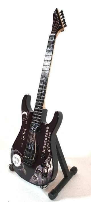 Miniaturowa Gitara z Drewna Mahoniowego – Motyw Mroczny Heavy Metal – Skala 1:4