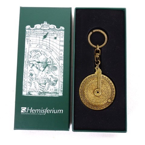 Brelok Mosiężny – Zegar Gwiazdowy (Nokturnal) – Średnica 5 cm