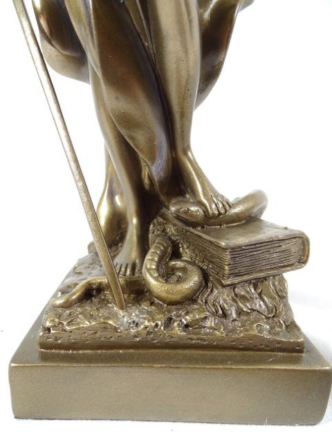 Rzeźba Dekoracyjna Temida – Bogini Sprawiedliwości – 35 cm