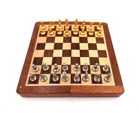 Szachy Mosiężne w Drewnianej Kasecie – Gra Podróżna – 18 cm