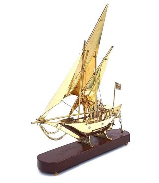 Model Okrętu na Drewnianej Podstawie – Mosiądz – Wys. 43 cm