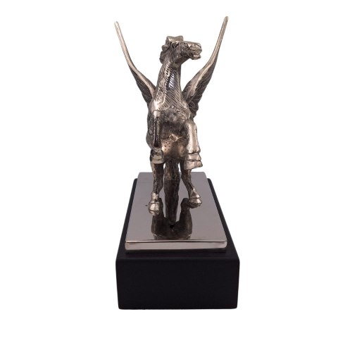 Rzeźba Pegaza na Podstawie – Mitologiczna Elegancja – 36 cm