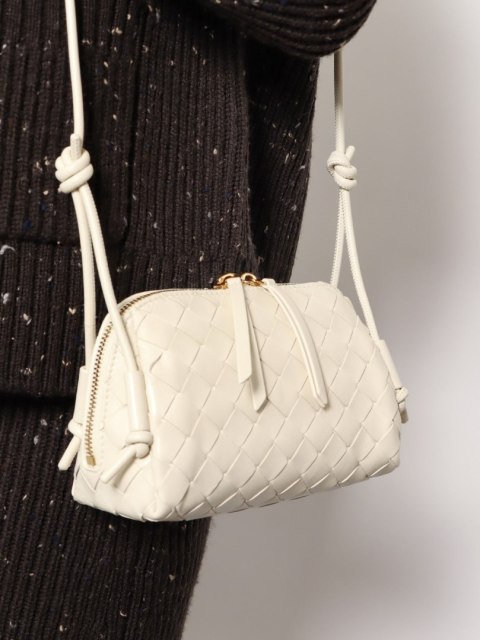 Torebka BOTTEGA VENETA Concert Pouch - Biała - 17 x 10 cm
