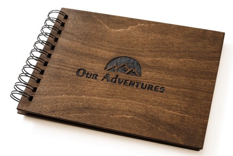 Album Drewniany na Zdjęcia - Adventures – 22x30 cm
