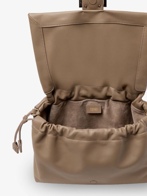 Torebka FENDI - Baguette Soft Large - Beżowa
