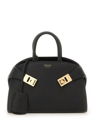 Torebka FERRAGAMO - Hug Mini - Czarna - 22 x 14 cm