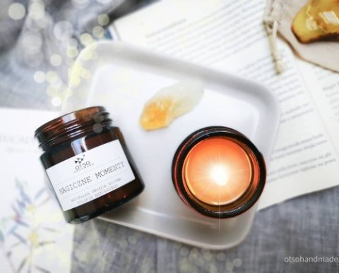 Świeca Sojowa: Magiczne Momenty (Oud i Bursztyn) – 120 ml
