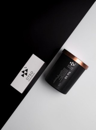 Świeca Sojowa: No. 18 Black Edition (Ananas i Marakuja) – 280 ml