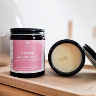 Świeca Sojowa: "ŚRODA DZIEŃ LODA" (Funny Label) – 180 ml