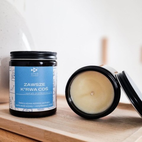 Świeca Sojowa: "ZAWSZE K*RWA COŚ" (Samo Życie) – 180 ml