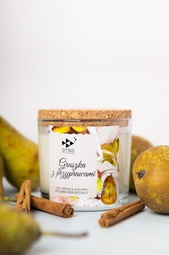 Świeca Świąteczna: Gruszka z Przyprawami – 250 ml