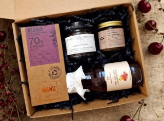 Box Prezentowy: Wiśnie i Drzewo Sandałowe – Rytuał Relaksu